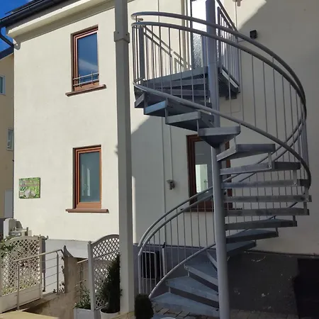 普罗梯亚公寓 公寓 *