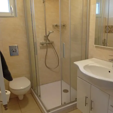 普罗梯亚公寓 公寓 *